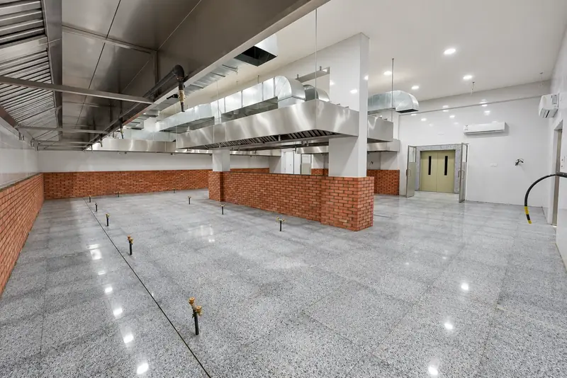 Hall & service lifts